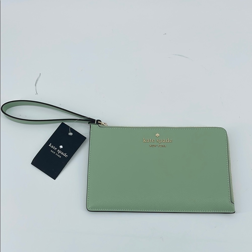 Kate Spade Medium Zip Wristlet in Light Green A20